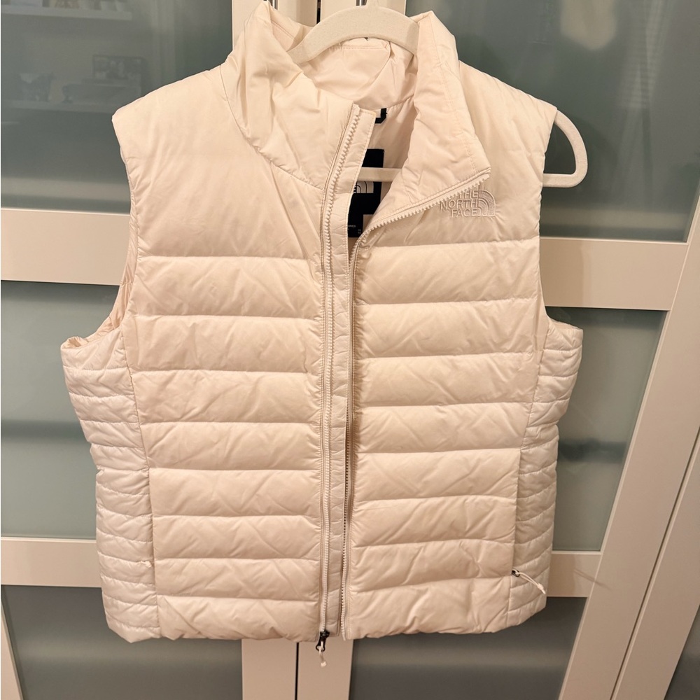 The North Face winter white Quilted Jacket with Tonal Logo
